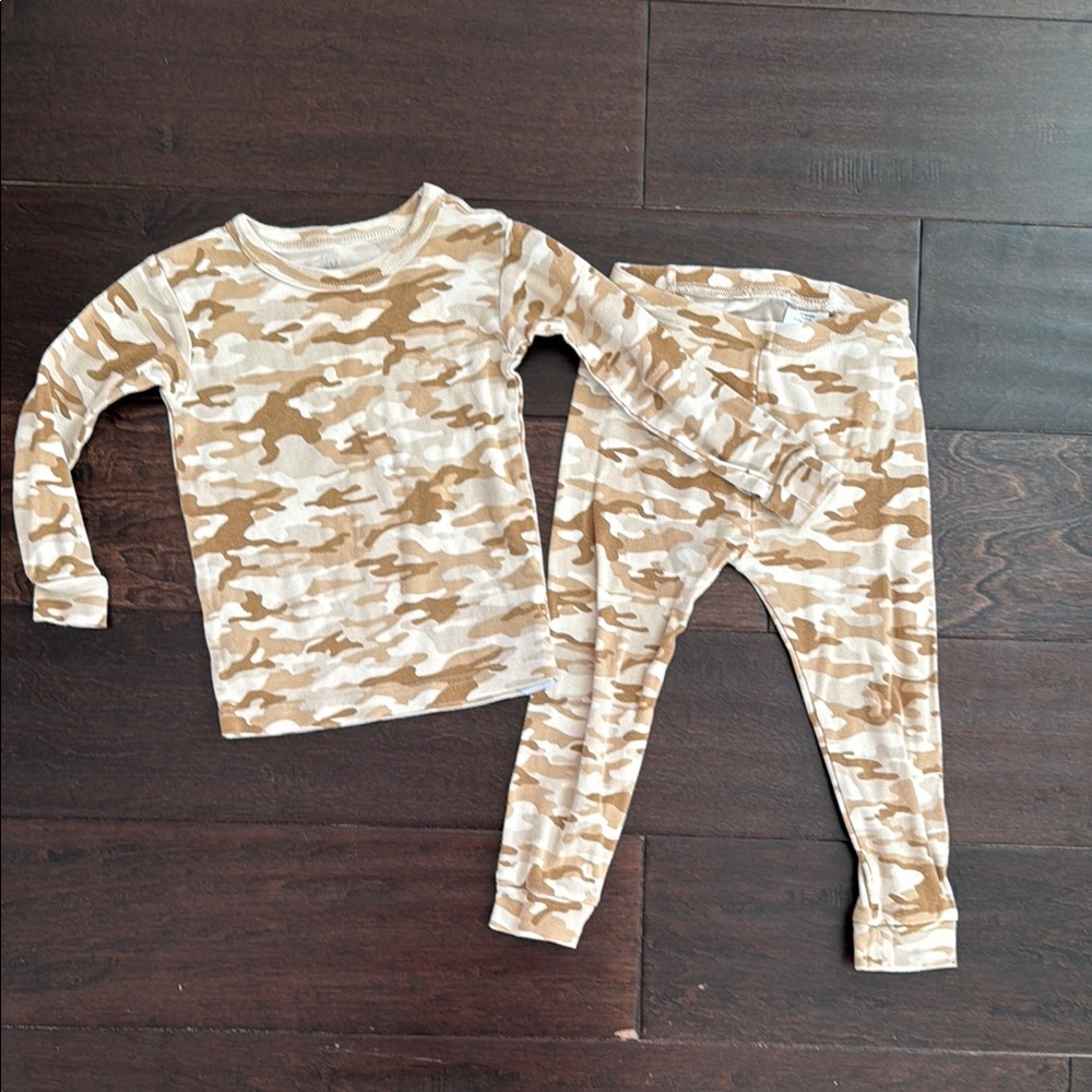 Baby GAP Gender Neutral Comfy Cozy Cotton Camo Print Pajamas!
